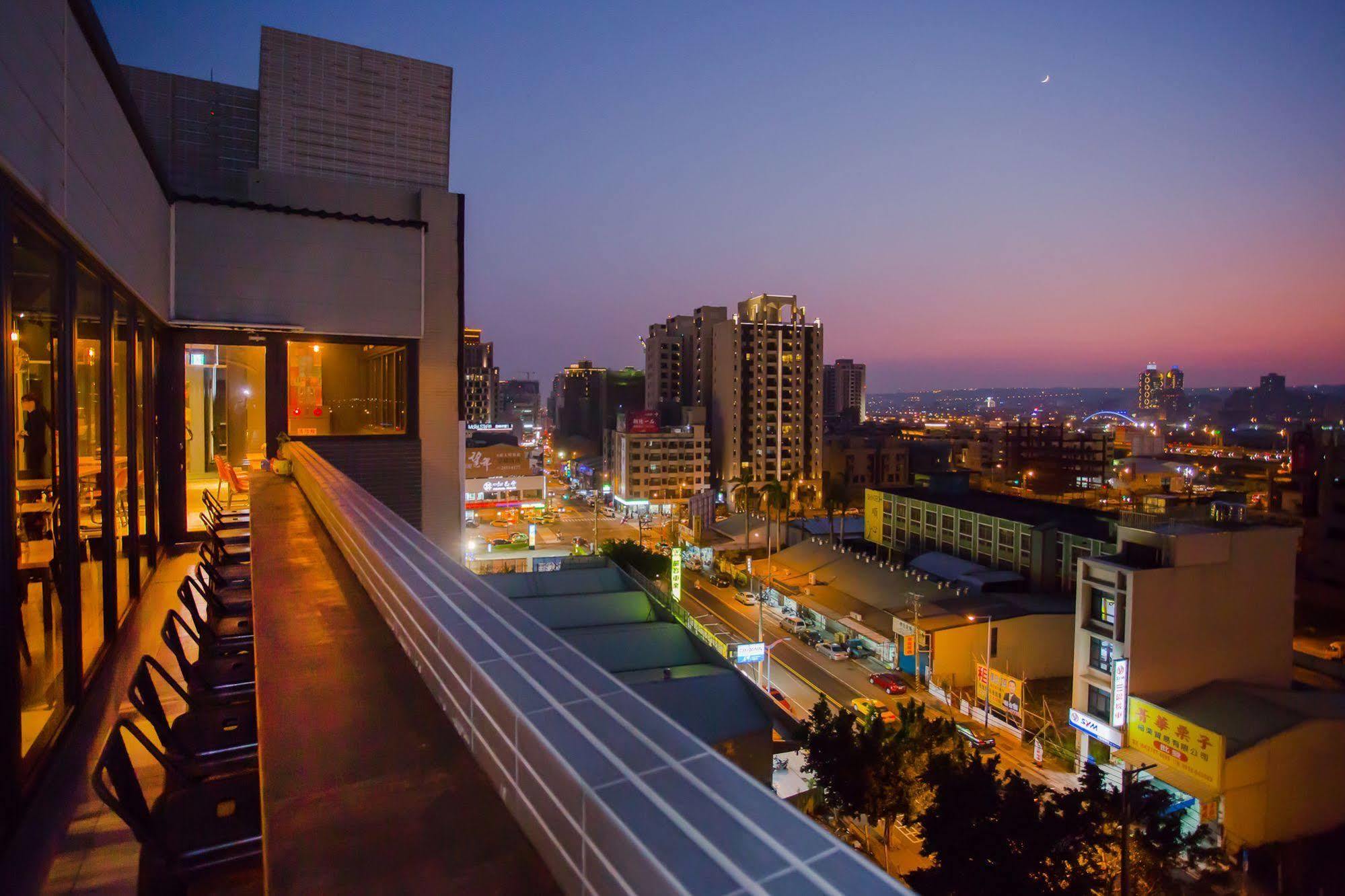 Hotel Cube ไถจง ภายนอก รูปภาพ