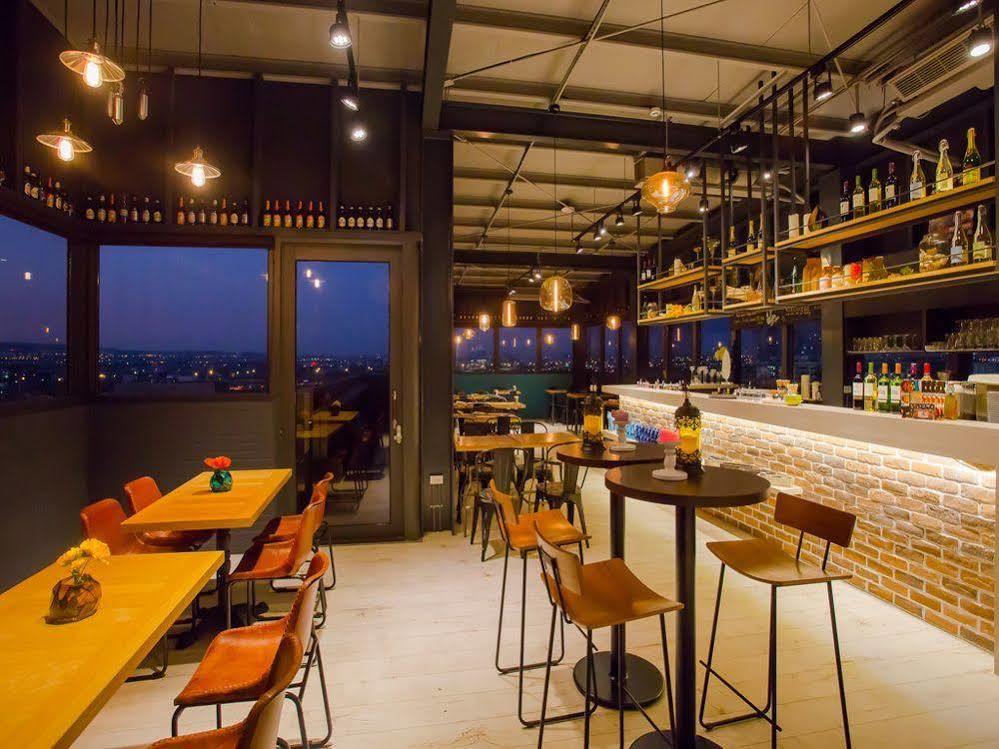 Hotel Cube ไถจง ภายนอก รูปภาพ