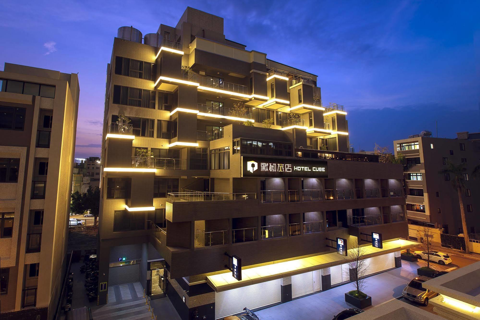 Hotel Cube ไถจง ภายนอก รูปภาพ